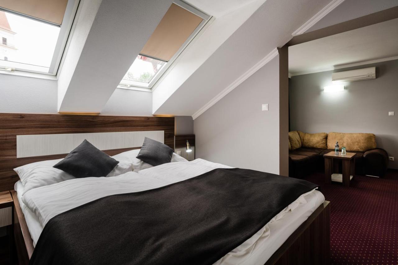 Hotel Menhard Kültér fotó