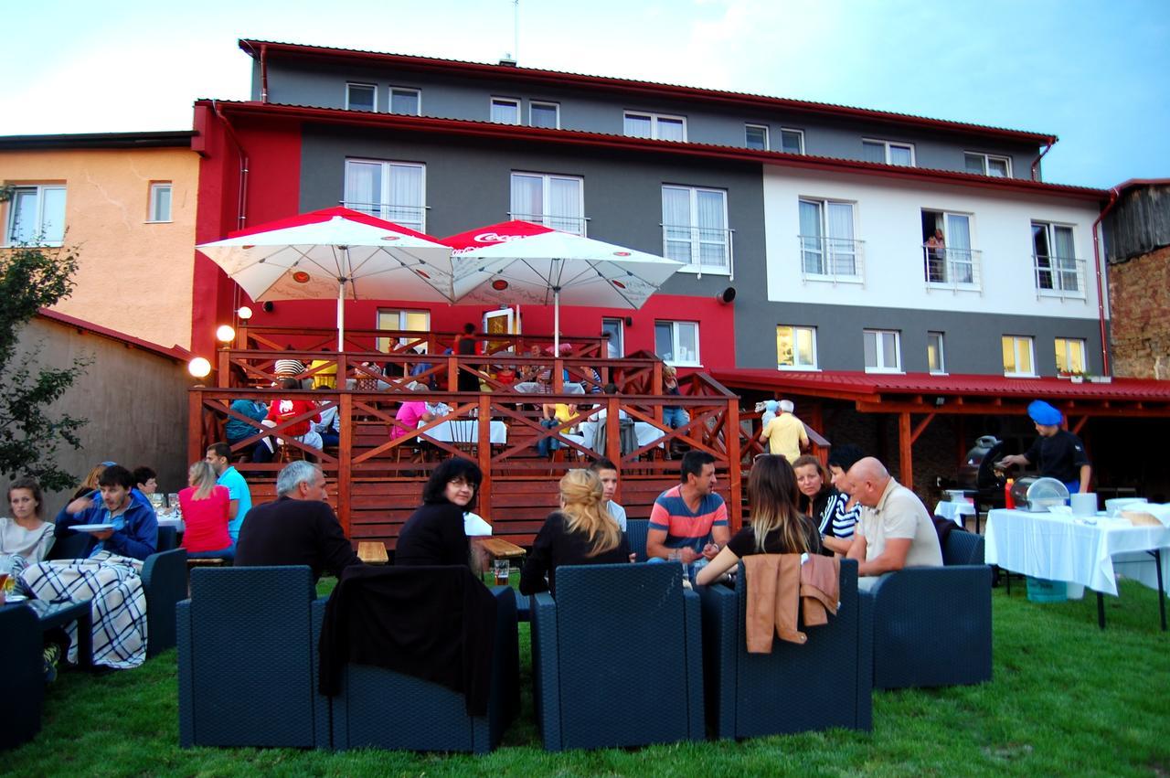 Hotel Menhard Kültér fotó