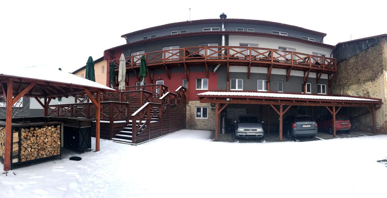 Hotel Menhard Kültér fotó